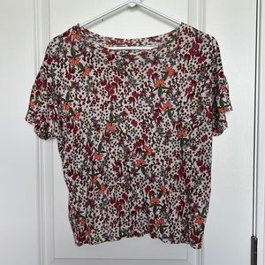 Floral boxy tee. size small. Loft Linen